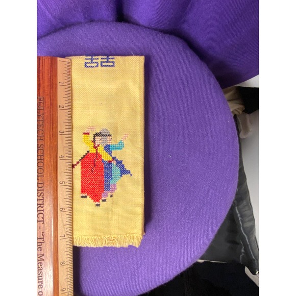 Vintages, Set of Two (2), Identical Tea Towels/Guest Towels w Hand Embroidery. - Picture 1 of 11